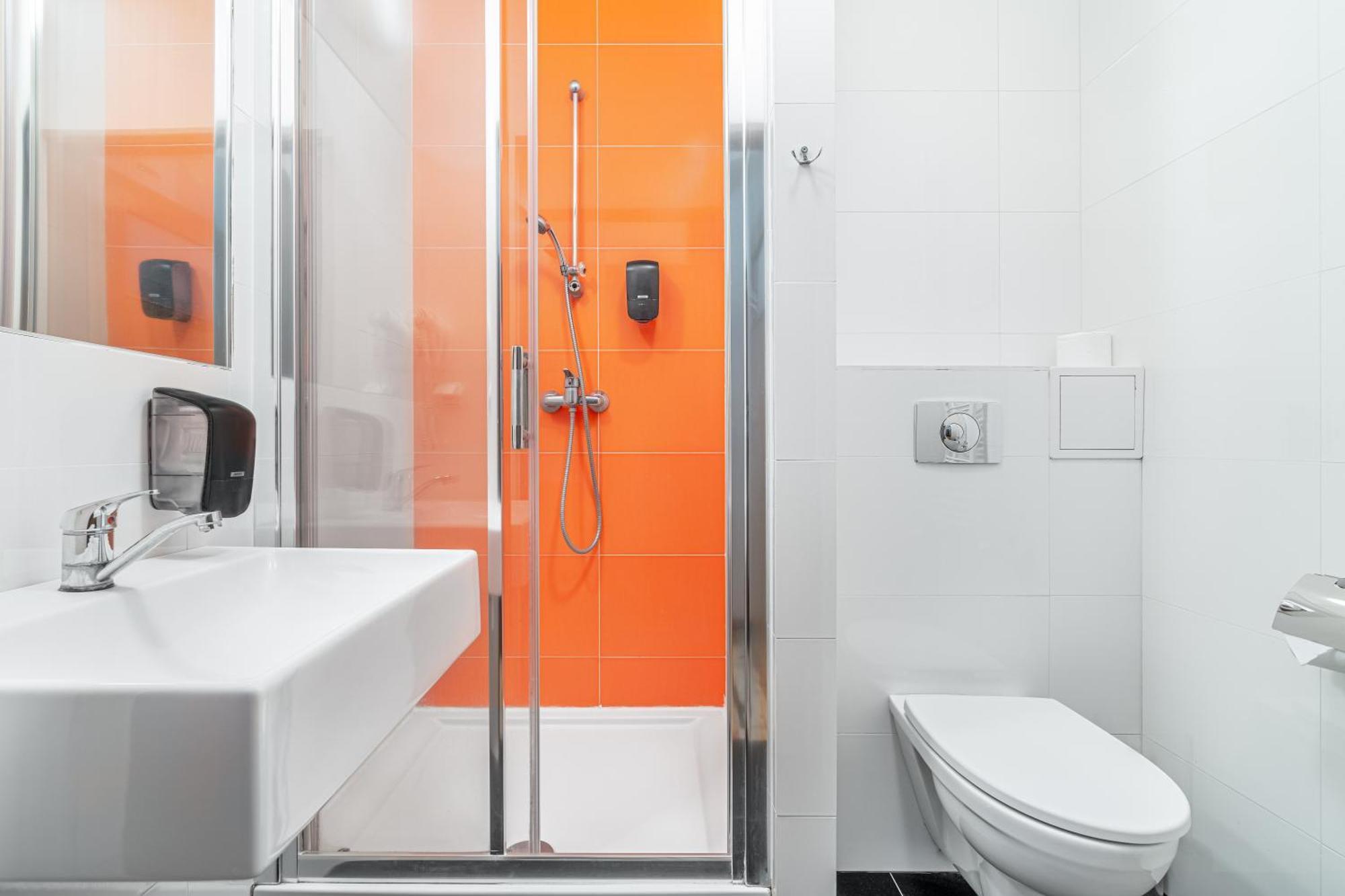 Aparthotel Dom Pracy Tworczej Uniejów Exterior foto