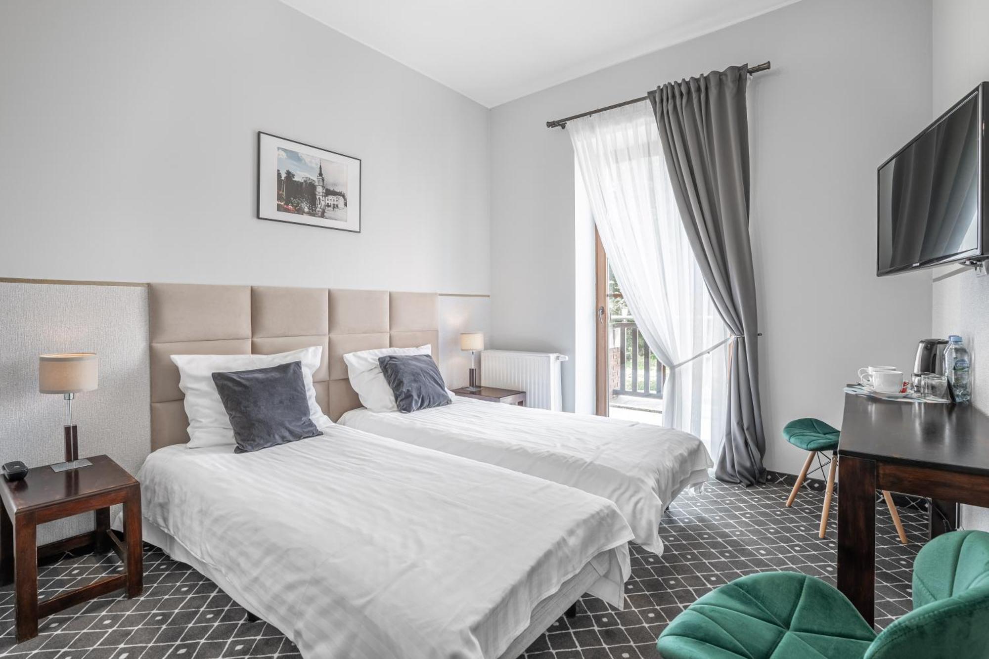 Aparthotel Dom Pracy Tworczej Uniejów Exterior foto