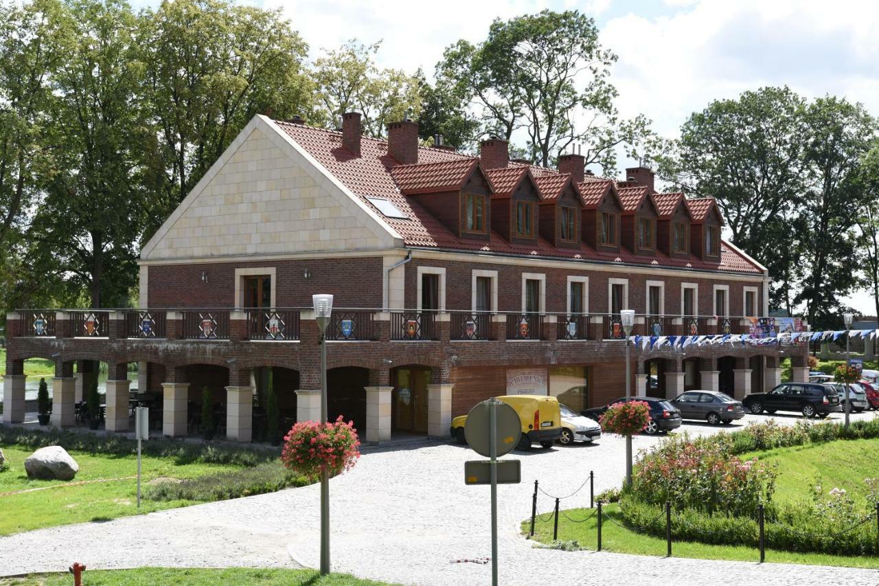 Aparthotel Dom Pracy Tworczej Uniejów Exterior foto